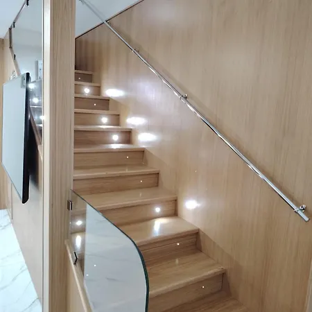 House 80palmi カターニア