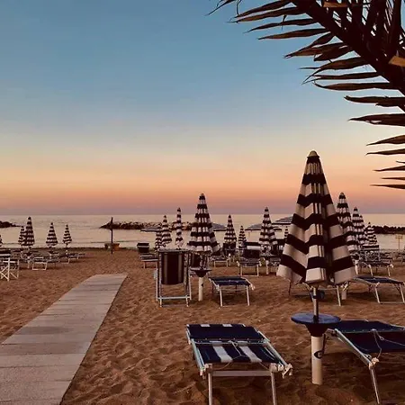 House 80palmi * カターニア