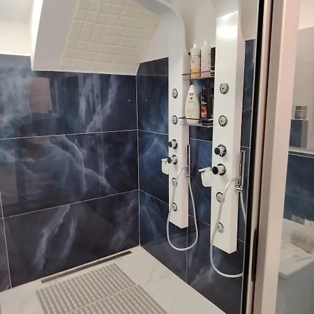 House 80palmi カターニア